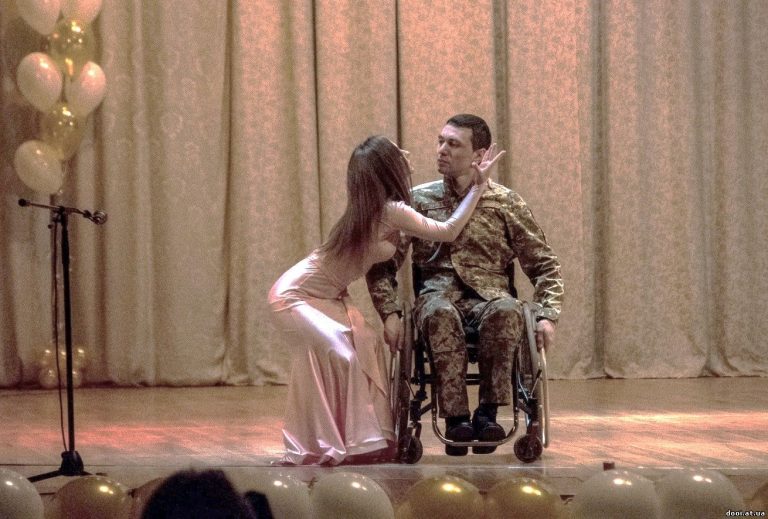 В краматорском отделении ПроКредит Банка открылась выставка работ детей с задержкой развития