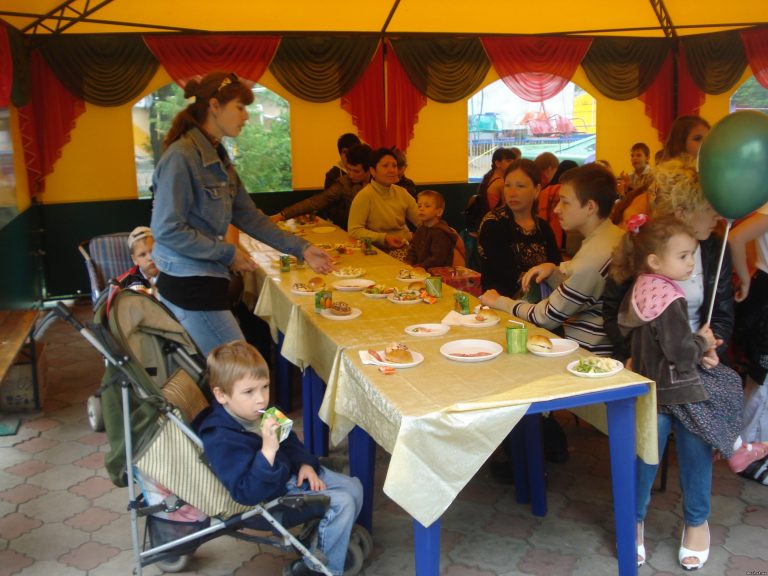 Человеческая доброта вернула детям солнце