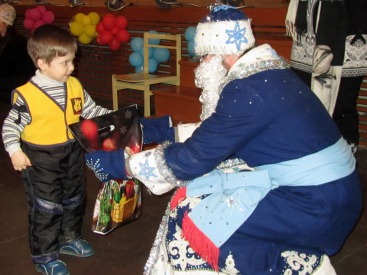 “Триумф” устроил праздник для детей-инвалидов и онкобольных детей