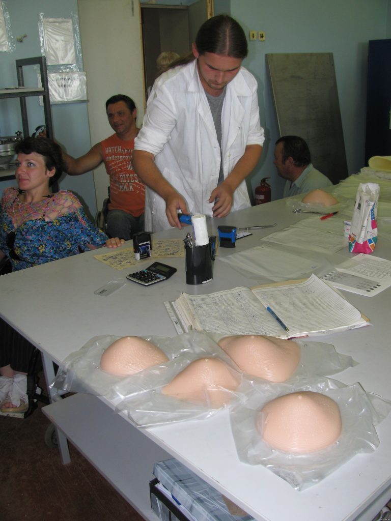 Без рук и ног. В Донецкой области в очереди на получение протезов стоят 10 тысяч инвалидов