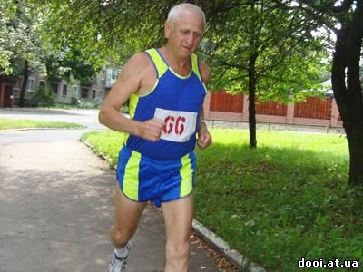 Сильные духом. После тяжелейшего инсульта мужчина стал марафонцем