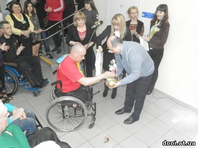 МЕЖДУНАРОДНЫЙ ДЕНЬ СПОРТА ДОСТОЙНО ОТМЕЧАЛИ В ДОНБАССКОМ МЕЖРЕГИОНАЛЬНОМ ЦЕНТРЕ ПРОФЕССИОНАЛЬНОЙ РЕАБИЛИТАЦИИ ИНВАЛИДОВ