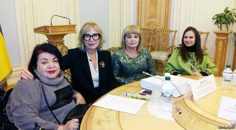 Три кита марта: судьба санатория «Славянский», Женский мирный план и 4 ордена «За смелость»