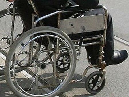 История инвалидов-колясочников, которым не заплатили за шнурки, получила резонанс.
